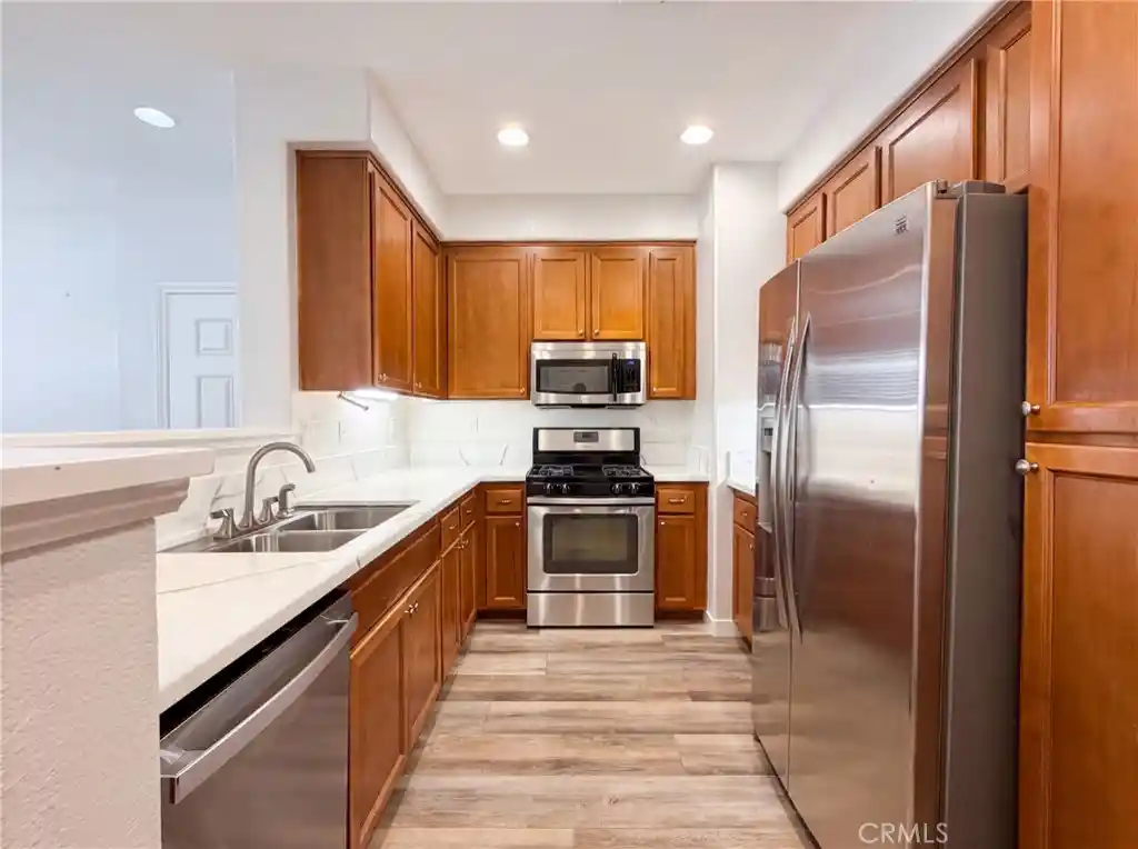 Listing Photo 2 - Condo for sale in 41534 King Palm located at 41534 King Palm, Murrieta, CA 92562 - Unit 41534 King Palm