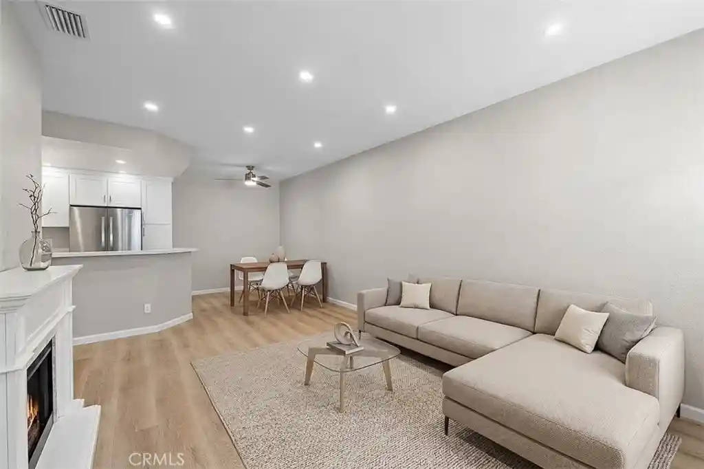 Listing Photo 1 - Condo for sale in 23 Via Honrado located at 23 Via Honrado, Rancho Santa Margarita, CA 92688 - Unit 23 Via Honrado