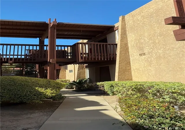 19th image of 1000 W Macarthur, Santa Ana, CA 92707 | MLS# PW26159306
