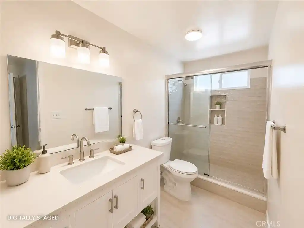 Listing Photo 1 - Condo for sale in 1000 W Macarthur located at 1000 W Macarthur, Santa Ana, CA 92707 - Unit 1000 W Macarthur