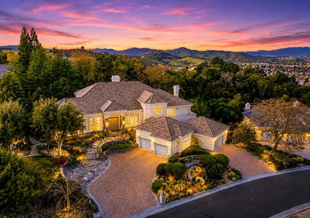 1st image of 8451 Goldenrod Cir, Gilroy, CA 95020 | MLS# ML82053800