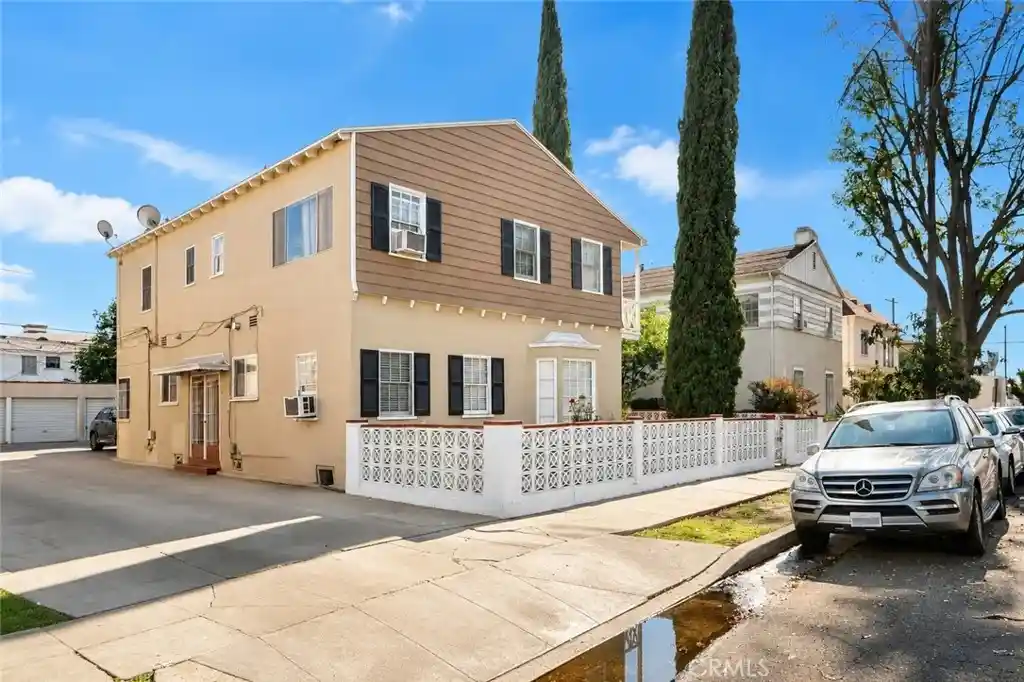 Photo 1 of Multi family home for sale at 116 S Kings, Los Angeles, CA 90048 | MLS# SB26159535 | Listing updated on 2026-07-22