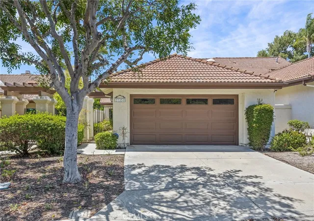 Listing Photo 1 - Condo for sale in building located at 27353 Paseo Ravenna, San Juan Capistrano, CA 92675 - Unit #35