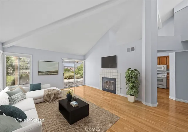 Listing Photo 2 - Condo for sale in building located at 27353 Paseo Ravenna, San Juan Capistrano, CA 92675 - Unit #35