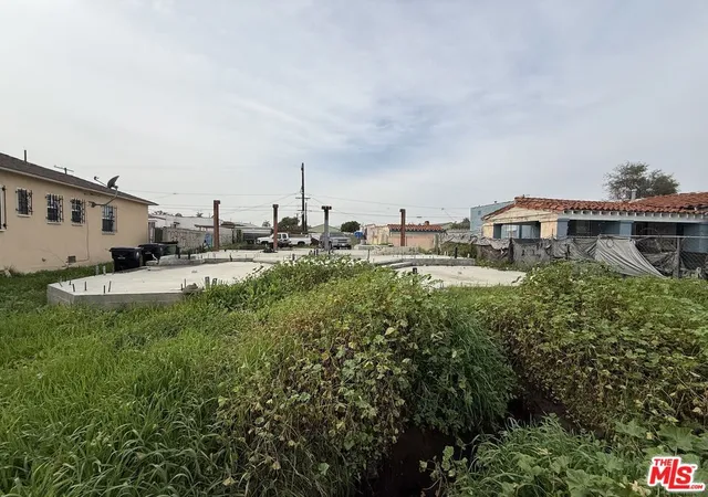 Land for sale at 10965 S Hoover St, Los Angeles, CA 90044 | MLS# 26862861