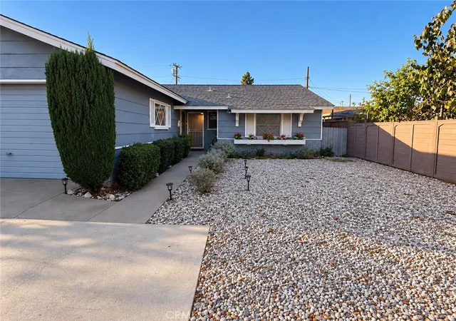 Photo 2 of Single family home for sale at 10883 Vinedale, Sun Valley, CA 91352 | MLS# GD26158873 | Listing updated on 2026-10-07