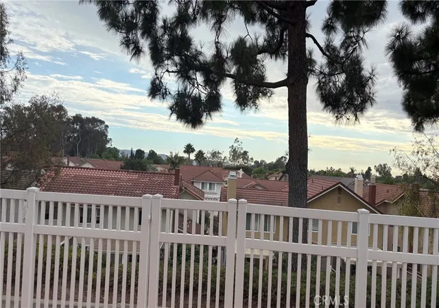 Photo 3 of Townhouse for sale at 21211 Serra Vista, Lake Forest, CA 92630 | MLS# OC26157611 | Listing updated on 2026-09-09