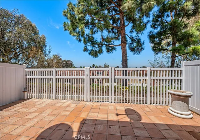 Photo 4 of Townhouse for sale at 21211 Serra Vista, Lake Forest, CA 92630 | MLS# OC26157611 | Listing updated on 2026-09-09