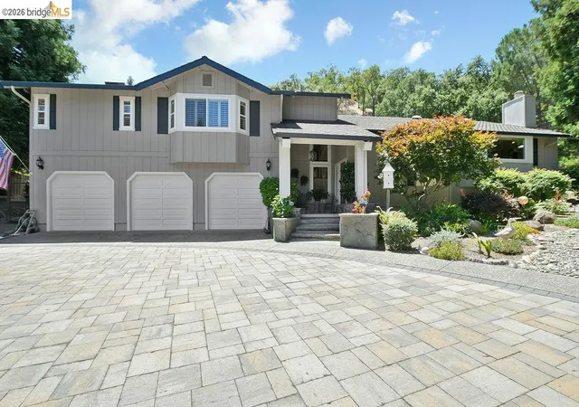 Photo 2 of Single family home for sale at 2090 Pebble Dr, Alamo, CA 94507 | MLS# 41142356 | Listing updated on 2026-10-02