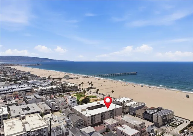 Photo 3 of Sale Pending at 15 15th Street #14, Hermosa Beach, CA 90254 | MLS# SB26138685 | Listing updated on 2026-09-12