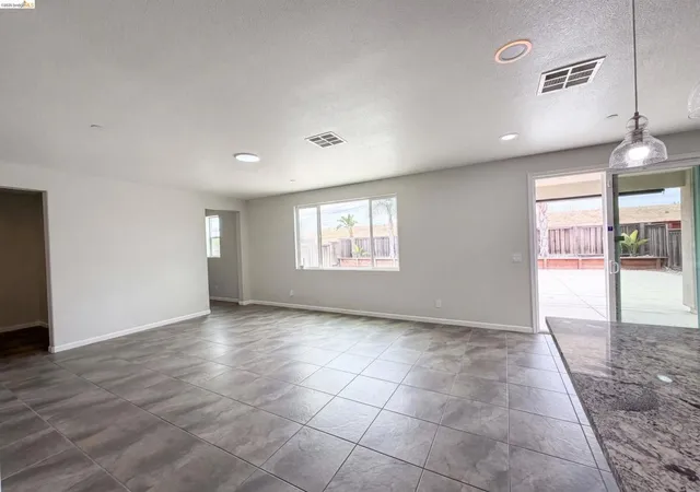 Photo 3 of Single family home for sale at 1519 Sycamore Dr, Oakley, CA 94561 | MLS# 41142370 | Listing updated on 2026-09-21