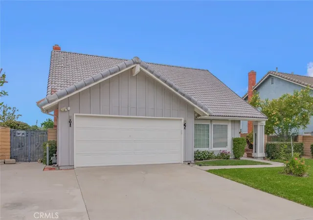 Photo 2 of Single family home for sale at 1441 Rolling Knoll Rd, Diamond Bar, CA 91765 | MLS# CV26159459 | Listing updated on 2026-10-03