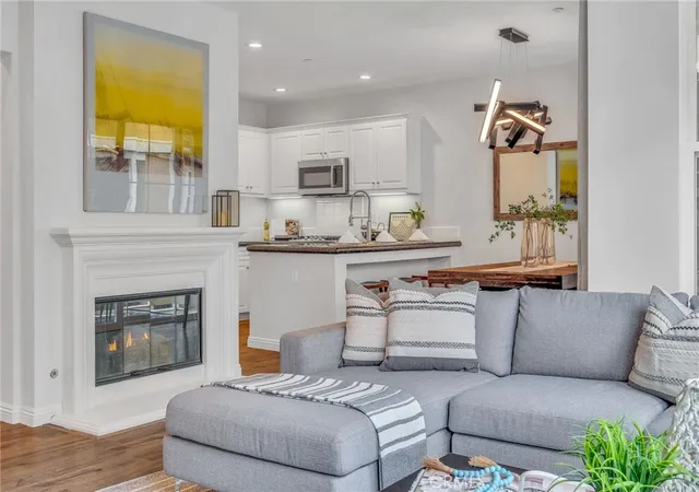 Townhouse for sale at 1800 Oak #328, Torrance, CA 90501 | MLS# PV26159094