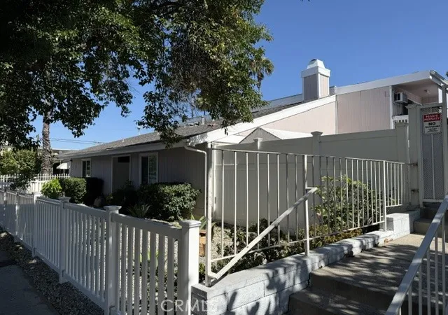 Photo 4 of House for sale at 15149 Victory Blvd, Van Nuys, CA 91411 | MLS# SR26128702 | Listing updated on 2026-08-04