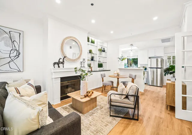 Listing Photo 5 - Condo for sale in building located at 111 S Oak Knl Ave, Pasadena, CA 91101 - Unit #107