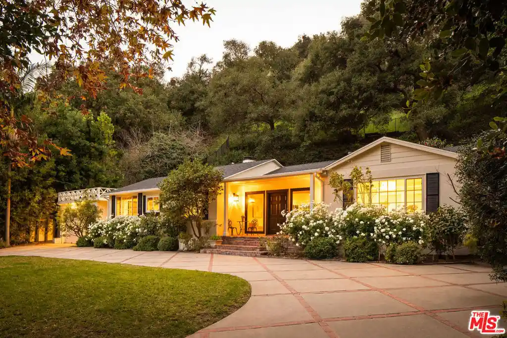 Photo 1 of Single family home for sale at 2533 Benedict Cyn Dr, Beverly Hills, CA 90210 | MLS# 26862053 | Listing updated on 2026-10-28