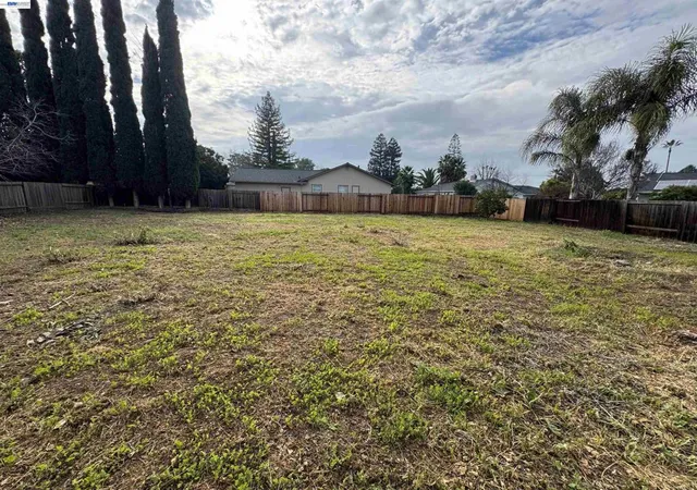 Photo 1 of Land for sale at 4719 Springwood Way, Concord, CA 94521 | MLS# 41142433 | Listing updated on 2026-09-23