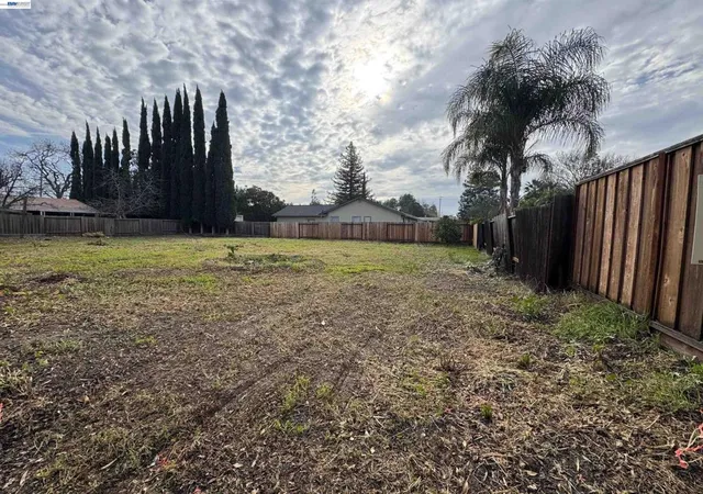Photo 3 of Land for sale at 4719 Springwood Way, Concord, CA 94521 | MLS# 41142433 | Listing updated on 2026-09-23