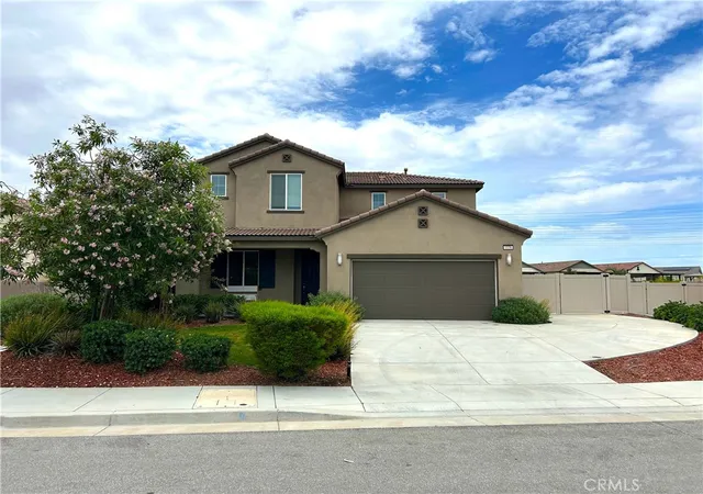 Single family home for sale at 1136 Poinsettia Cir, Calimesa, CA 92320 | MLS# PW26158085