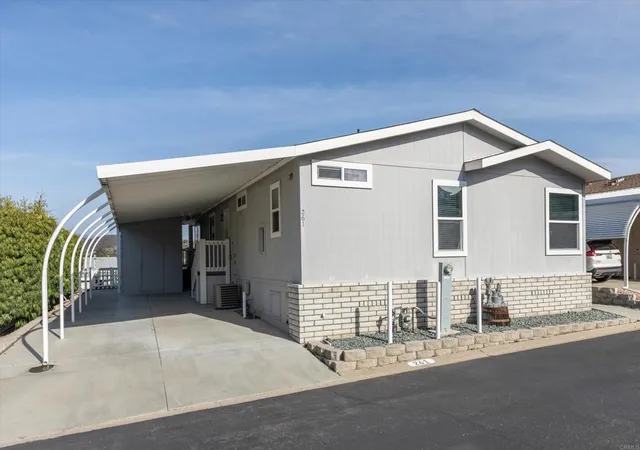 Photo 4 of Manufactured home for sale at 525 W El Norte Pkwy #261, Escondido, CA 92026 | MLS# NDP2606945 | Listing updated on 2026-09-07