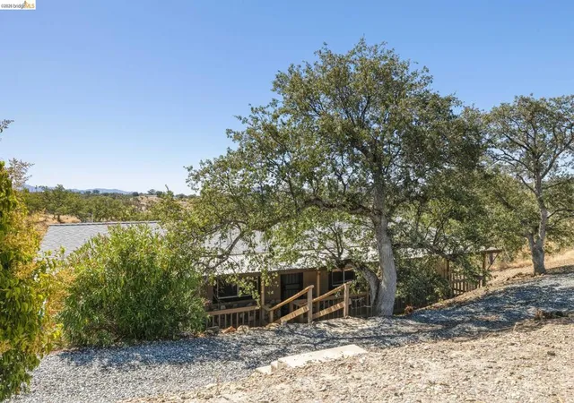 Photo 3 of Manufactured home for sale at 2481 Stoney Ct, La Grange, CA 95329 | MLS# 41142451 | Listing updated on 2026-09-11