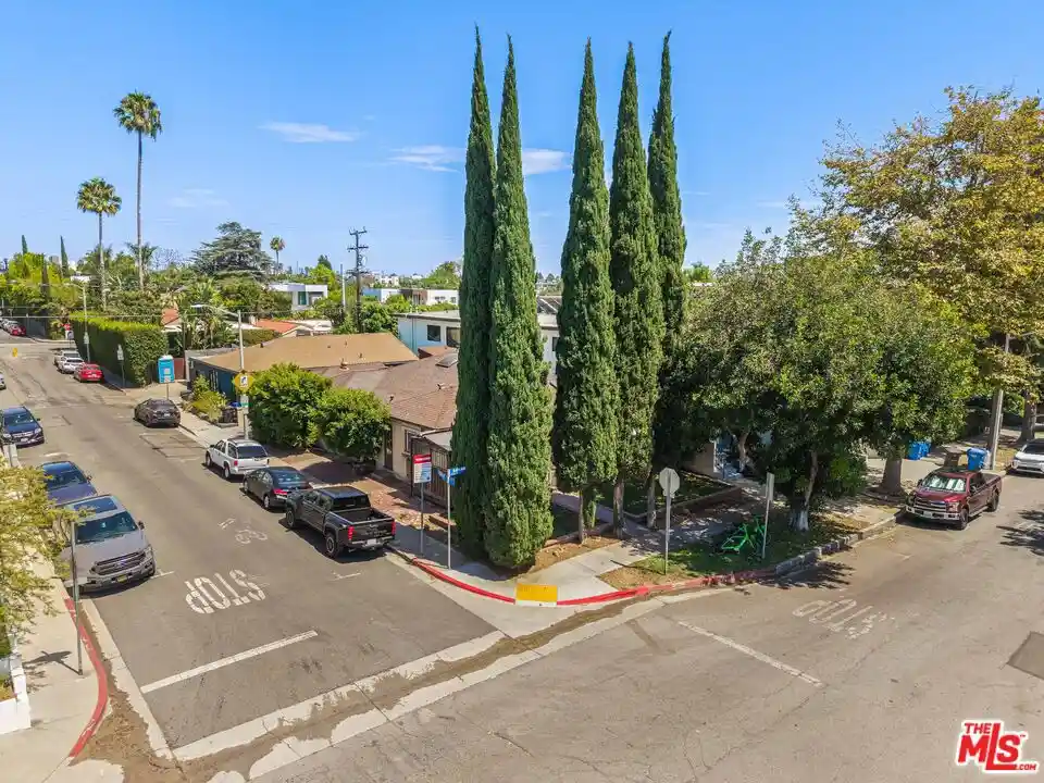 Photo 1 of Multi family home for sale at 954 Havenhurst Dr, West Hollywood, CA 90046 | MLS# 26862941 | Listing updated on 2026-07-30