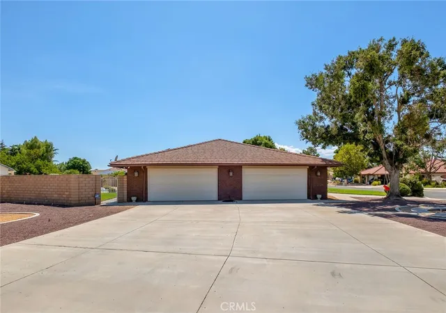 Photo 3 of Sale Pending at 20277 Waco, Apple Valley, CA 92308 | MLS# HD26160357 | Listing updated on 2026-10-09
