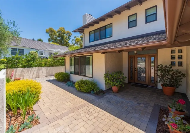 Photo 3 of Sale Pending at 2896 Via Victoria, Palos Verdes Estates, CA 90274 | MLS# SB26130418 | Listing updated on 2026-10-09