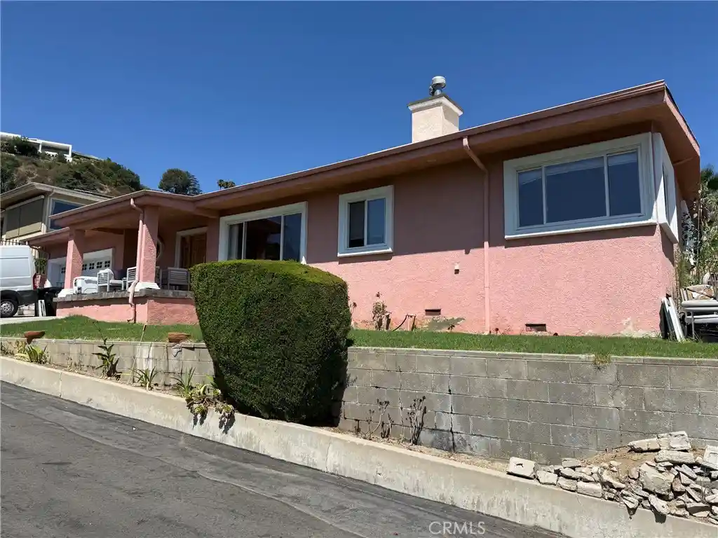 Single family home for sale at 1606 Glenmont Dr, Glendale, CA 91207 | MLS# GD26155511