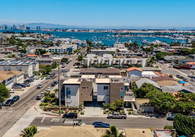 Photo 3 of Townhouse for sale at 1423 Evergreen St, San Diego, CA 92106 | MLS# NDP2606954 | Listing updated on 2026-09-30