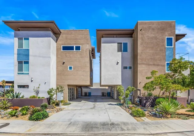 Photo 3 of Townhouse for sale at 1423 Evergreen St, San Diego, CA 92106 | MLS# NDP2606954 | Listing updated on 2026-09-30