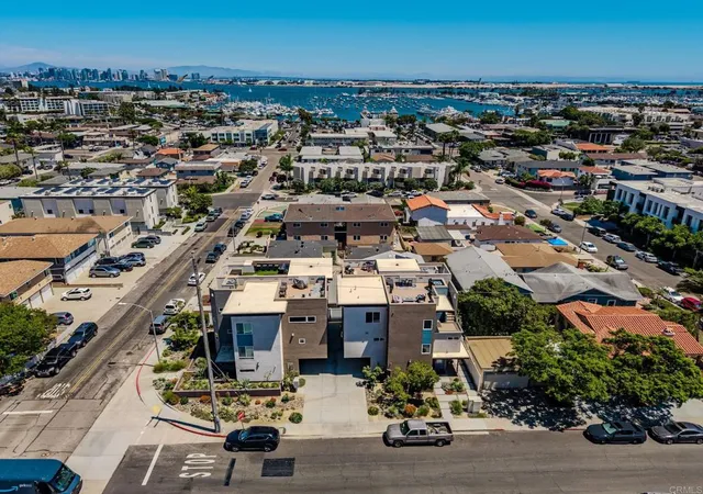 Photo 4 of Townhouse for sale at 1423 Evergreen St, San Diego, CA 92106 | MLS# NDP2606954 | Listing updated on 2026-09-30