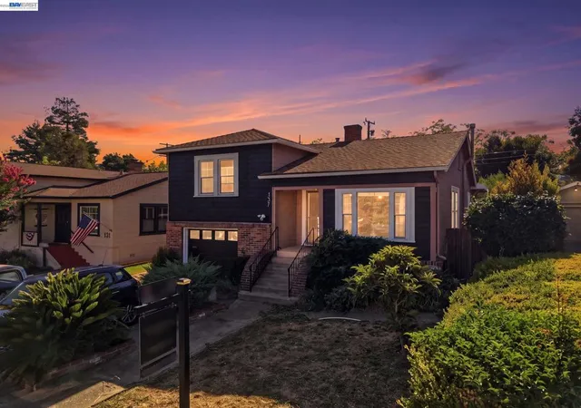 Photo 1 of Single family home for sale at 137 Viewmont Ave, Vallejo, CA 94590 | MLS# 41142492 | Listing updated on 2026-09-29