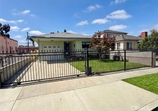 Photo 3 of Single family home for sale at 2938 Los Flores, Lynwood, CA 90262 | MLS# DW26160518 | Listing updated on 2026-09-29