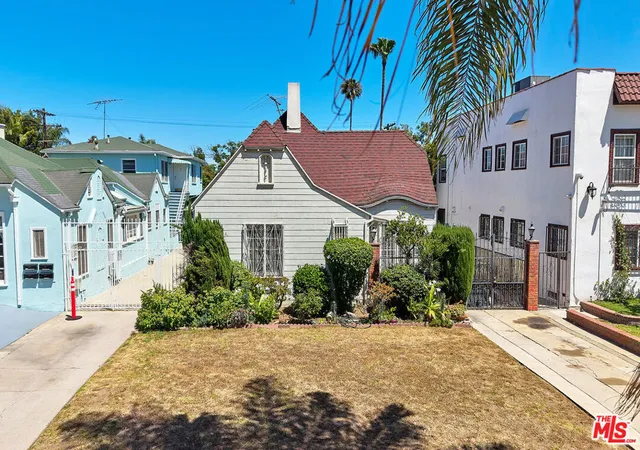 Photo 3 of Multi family home for sale at 810 S Norton Ave, Los Angeles, CA 90005 | MLS# 26863049 | Listing updated on 2026-09-23