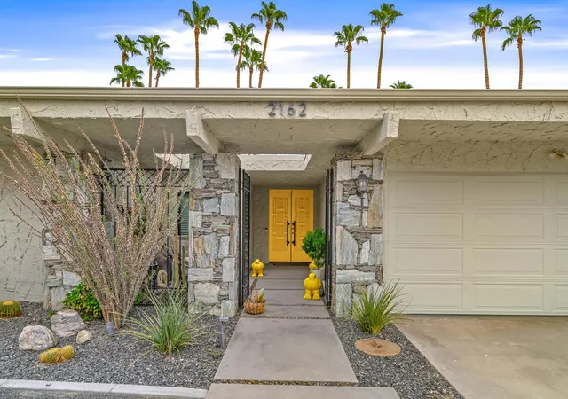 Listing Photo 1 - Condo for sale in building located at 2162 S La Paz Wy, Palm Springs, CA 92264 - Unit #