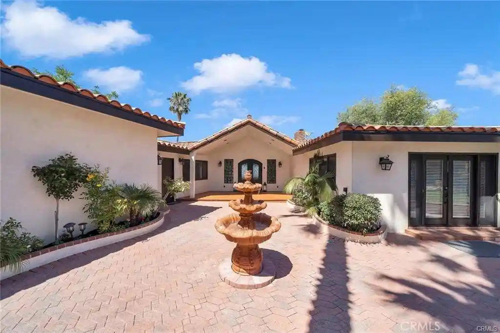 Photo 1 of Mansion for sale at 3 Mustang Rd, Rancho Palos Verdes, CA 90275 | MLS# SB26160577 | Listing updated on 2026-10-13