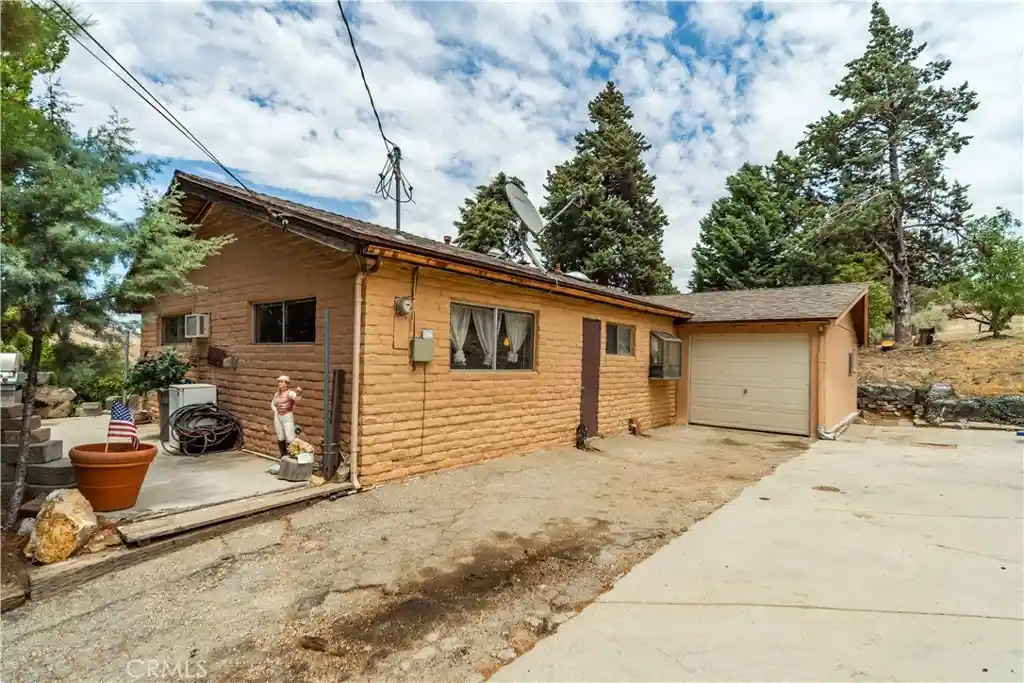 Single family home for sale at 42766 Ranch Clb Rd, Lake Hughes, CA 93532 | MLS# SR26159395