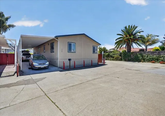 Photo 2 of Manufactured home for sale at 49 Blanca Ln #224, Watsonville, CA 95076 | MLS# ML82054953 | Listing updated on 2026-09-02