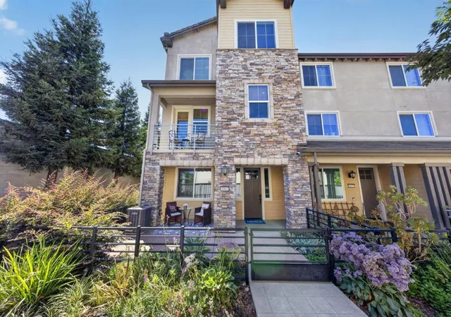 3rd image of 6041 Sunstone Dr, San Jose, CA 95123 | MLS# ML82055205