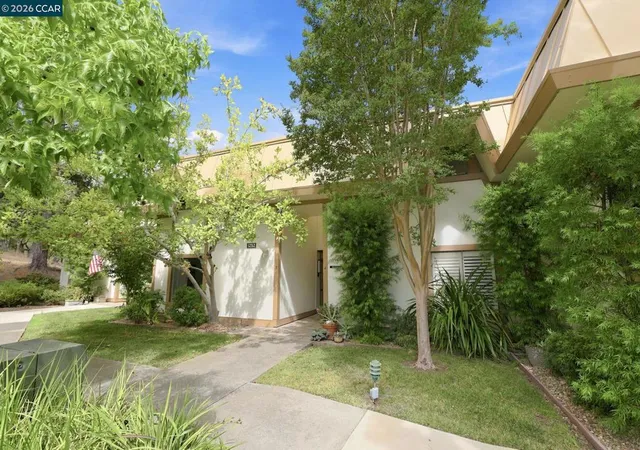 Photo 4 of Sale Pending at 1252 Singingwood Ct #3, Walnut Creek, CA 94595 | MLS# 41142536 | Listing updated on 2026-09-30