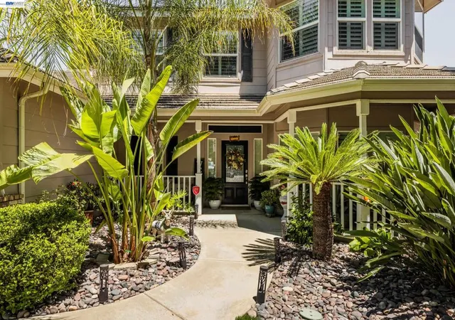 Photo 1 of Single family home for sale at 3448 E Howard Ct, Visalia, CA 93292 | MLS# 41142559 | Listing updated on 2026-10-02