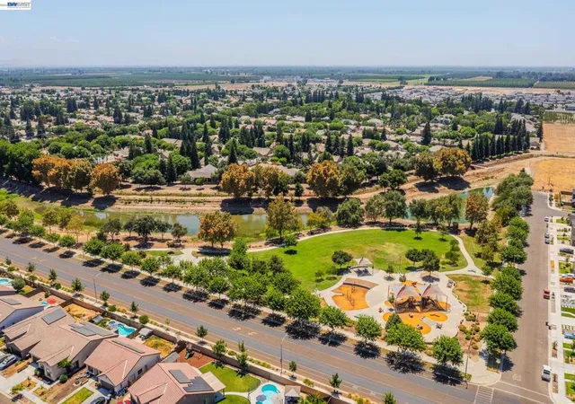 Photo 46 of Single family home for sale at 3448 E Howard Ct, Visalia, CA 93292 | MLS# 41142559 | Listing updated on 2026-10-02