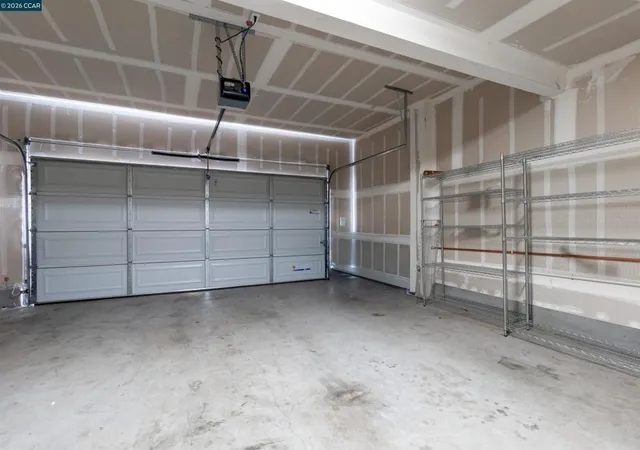 Listing Photo 5 - Condo for sale in building located at 3091 Madsen St, Hayward, CA 94541
