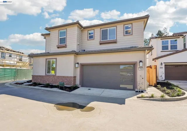 Photo 2 of Single family home for sale at 798 Abigail Pl, Walnut Creek, CA 94598 | MLS# 41142569 | Listing updated on 2026-10-06