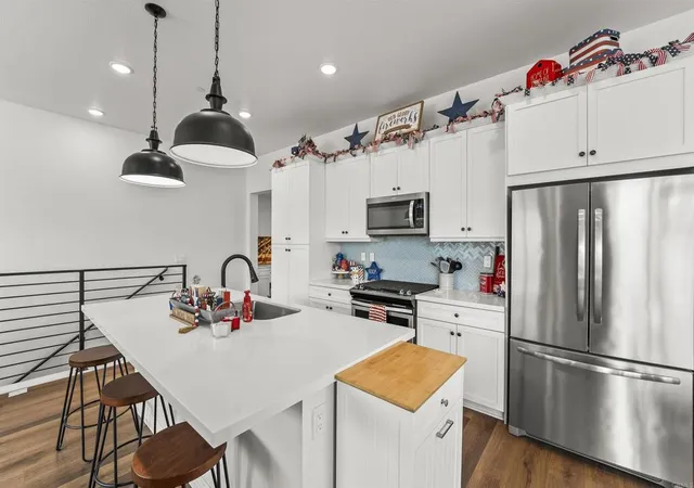 Listing Photo 5 - Condo for sale in building located at 3002 Bravo Loop, Chula Vista, CA 91915 - Unit #2
