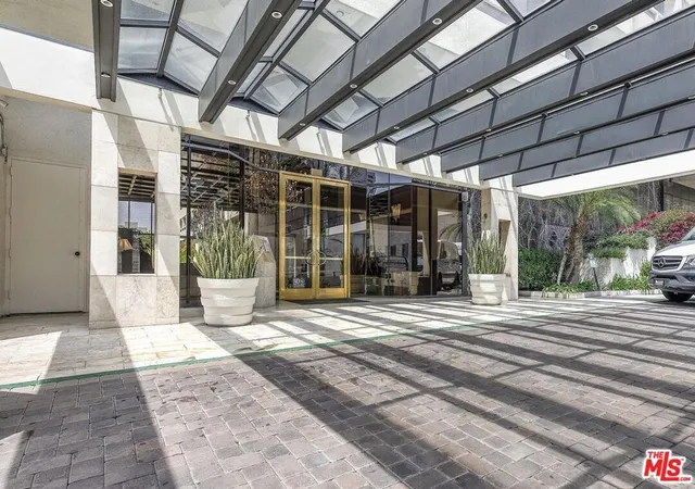 Photo 3 of Condo for sale at 121 S Hope St #433, Los Angeles, CA 90012 | MLS# 26861339 | Listing updated on 2026-09-12