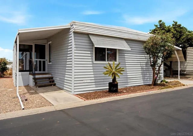 2nd image of 1600 E Vista Way #SPC 23, Vista, CA 92084 | MLS# 260018072SD