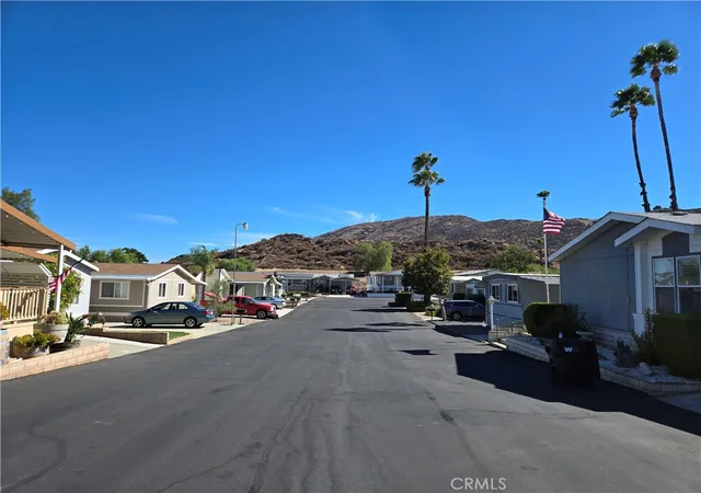 Photo 2 of Manufactured home for sale at 32600 State Hwy 74 #42, Hemet, CA 92545 | MLS# SW26161088 | Listing updated on 2026-10-08