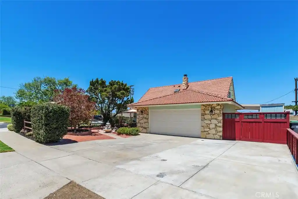 Photo 1 of Single family home for sale at 315 E Monterey, Corona, CA 92879 | MLS# SW26160540 | Listing updated on 2026-08-01
